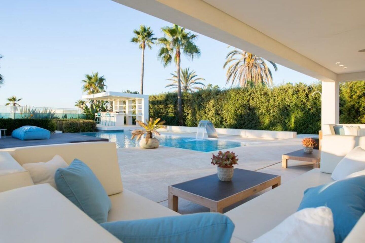 Villa en primera línea de playa en alquiler en la Milla de O