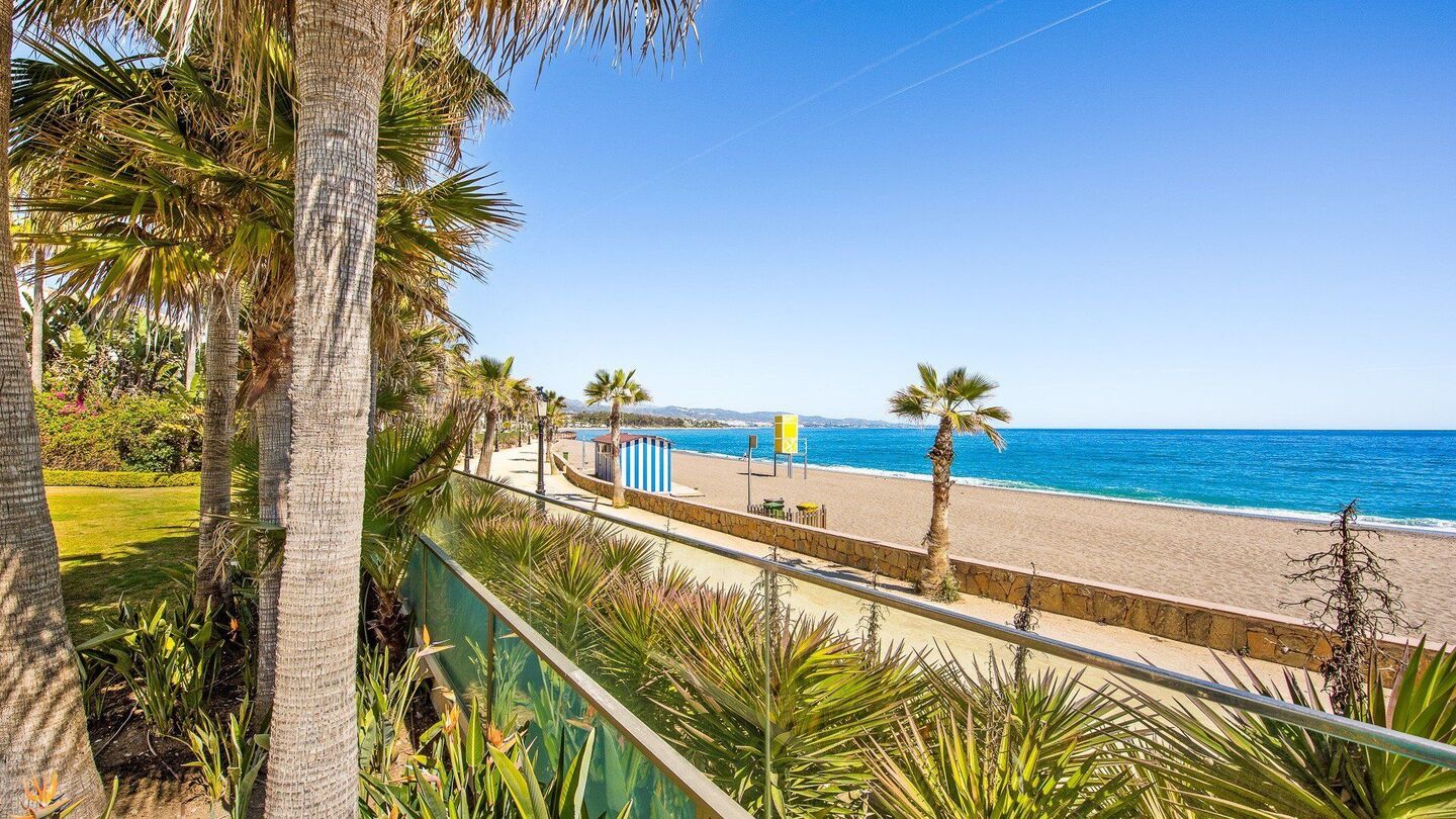 Villa en primera línea de playa en alquiler en la Milla de O