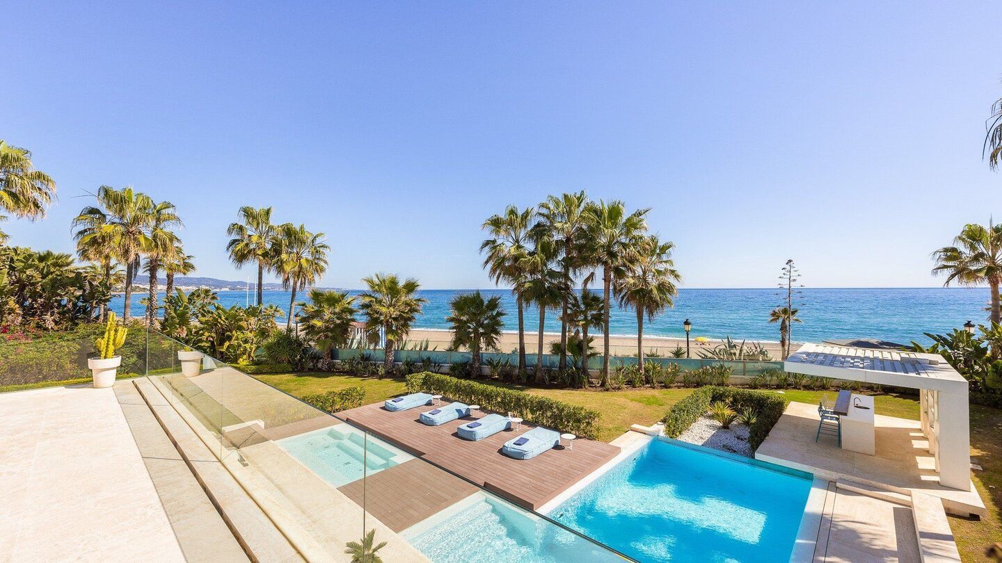 Villa en primera línea de playa en alquiler en la Milla de O