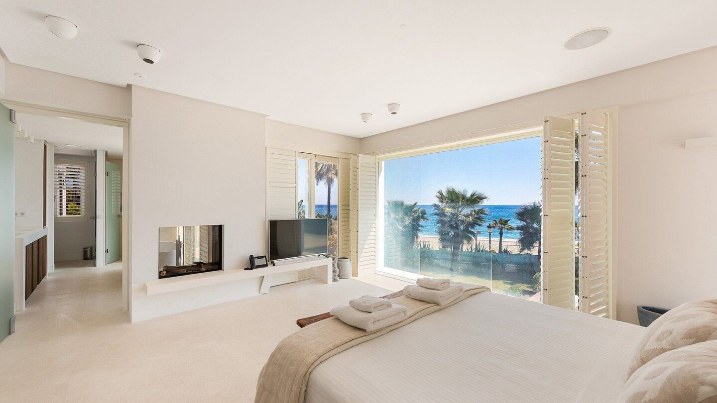Villa en primera línea de playa en alquiler en la Milla de O