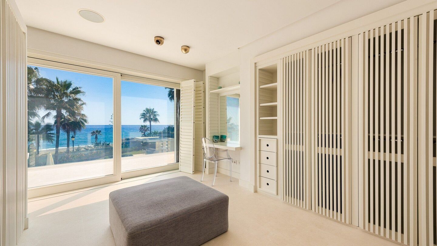 Villa en primera línea de playa en alquiler en la Milla de O