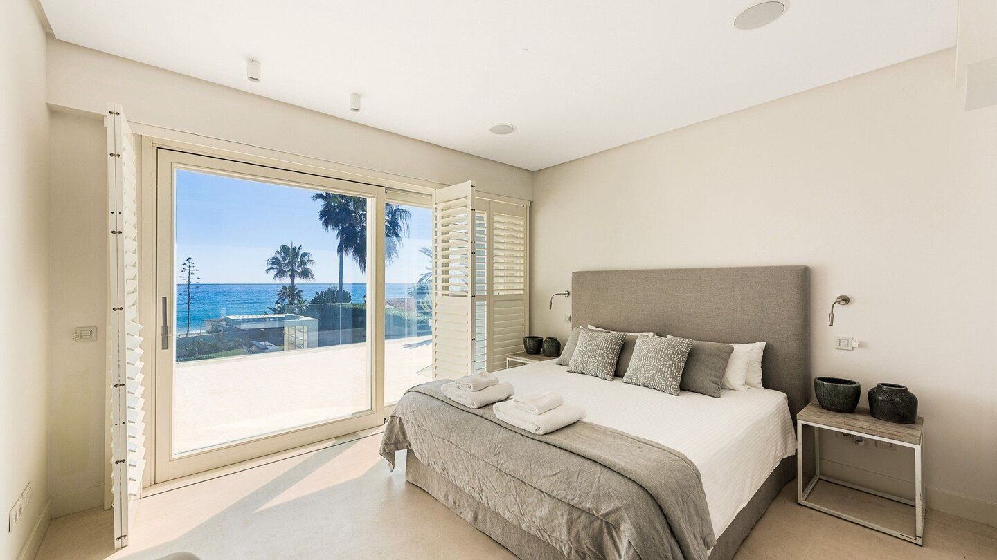 Villa en primera línea de playa en alquiler en la Milla de O