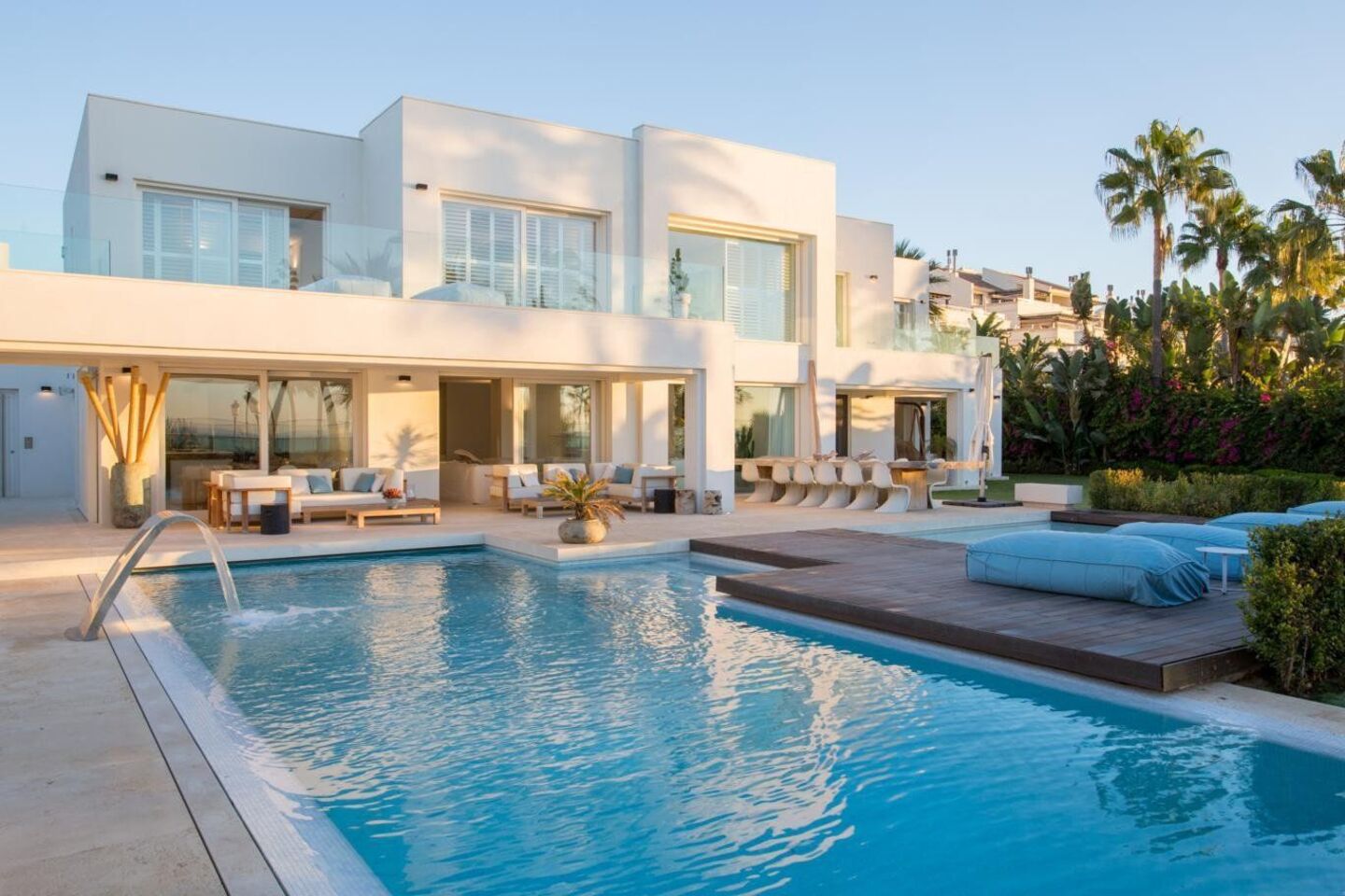 Villa en primera línea de playa en alquiler en la Milla de O