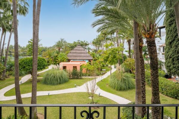Apartamento en venta en Marina Puente Romano