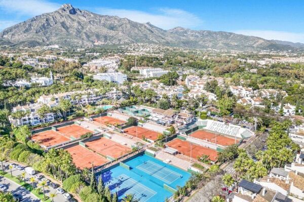 Ático dúplex en venta en Marina Puente Romano