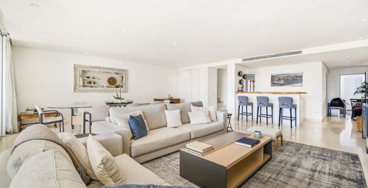 Penthouse duplex for sale in Marina Puente Romano
