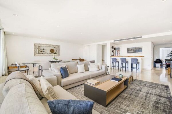 Ático dúplex en venta en Marina Puente Romano
