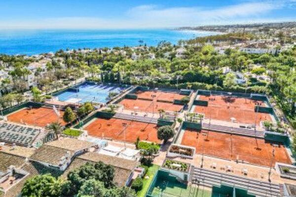 Ático dúplex en venta en Marina Puente Romano