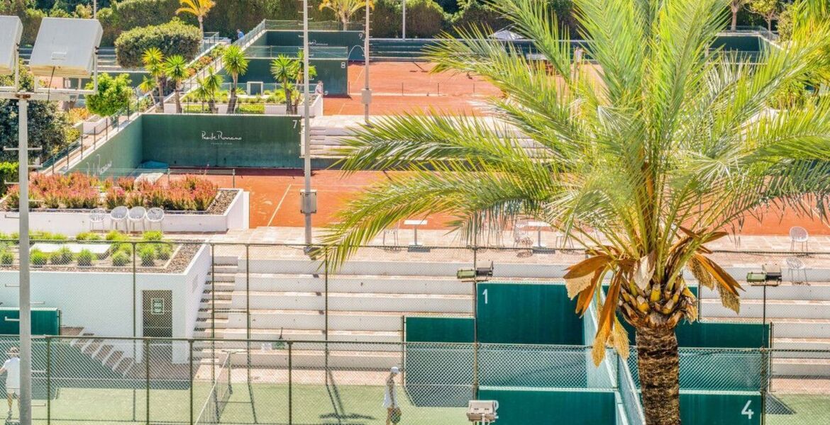 Penthouse duplex for sale in Marina Puente Romano