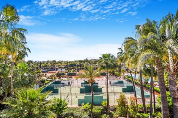 Ático dúplex en venta en Marina Puente Romano