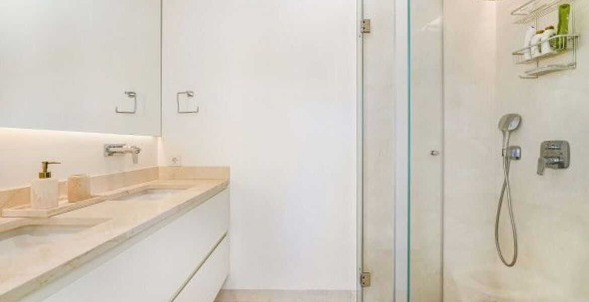 Penthouse duplex for sale in Marina Puente Romano