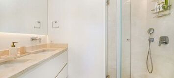 Penthouse duplex for sale in Marina Puente Romano