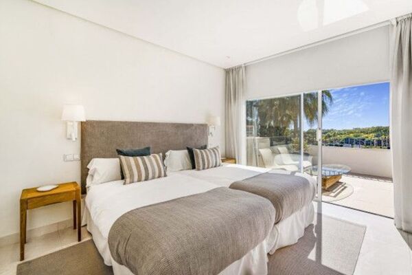 Ático dúplex en venta en Marina Puente Romano