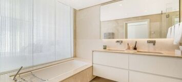 Penthouse duplex for sale in Marina Puente Romano