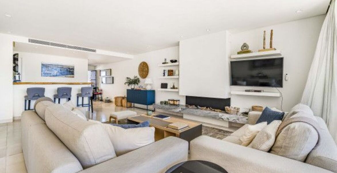 Penthouse duplex for sale in Marina Puente Romano
