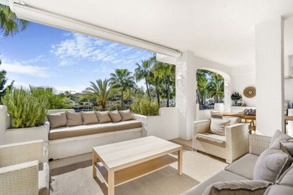 Ático dúplex en venta en Marina Puente Romano