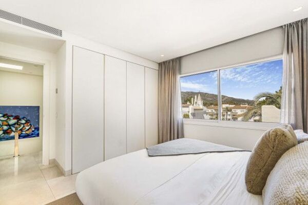Ático dúplex en venta en Marina Puente Romano