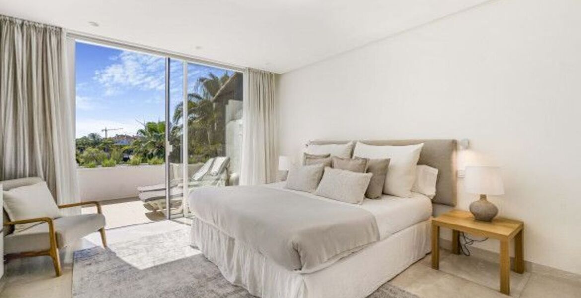 Penthouse duplex for sale in Marina Puente Romano