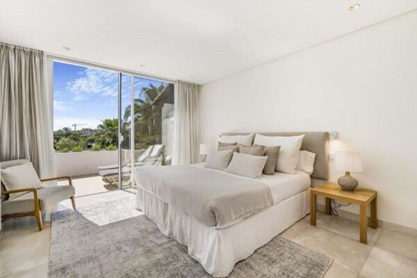 Ático dúplex en venta en Marina Puente Romano