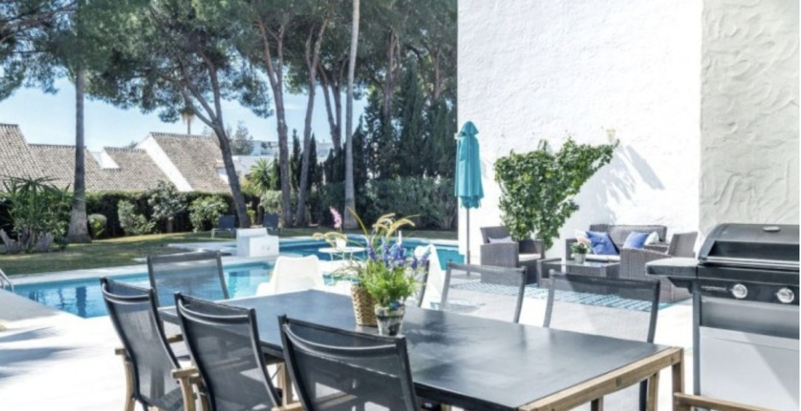 Вилла на берегу моря в Пуэрто Банус Марбелья