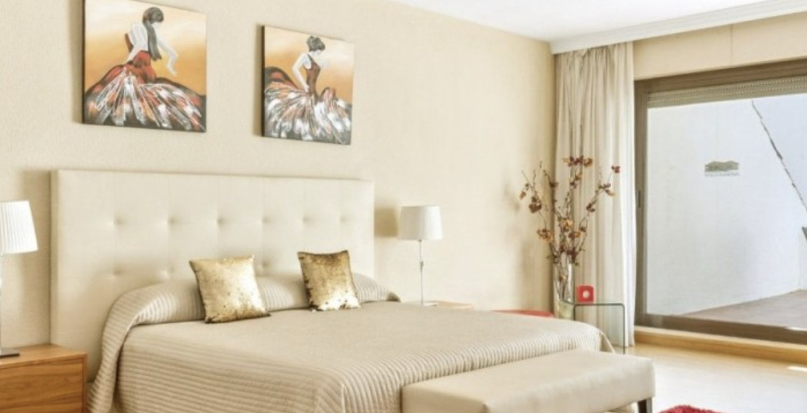 Вилла на берегу моря в Пуэрто Банус Марбелья