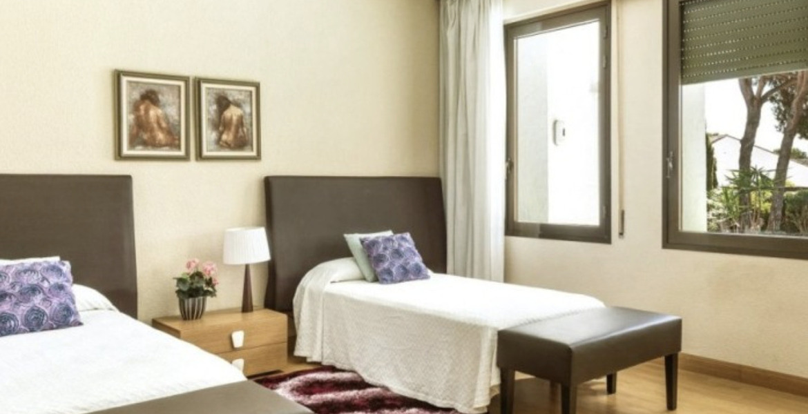 Вилла на берегу моря в Пуэрто Банус Марбелья