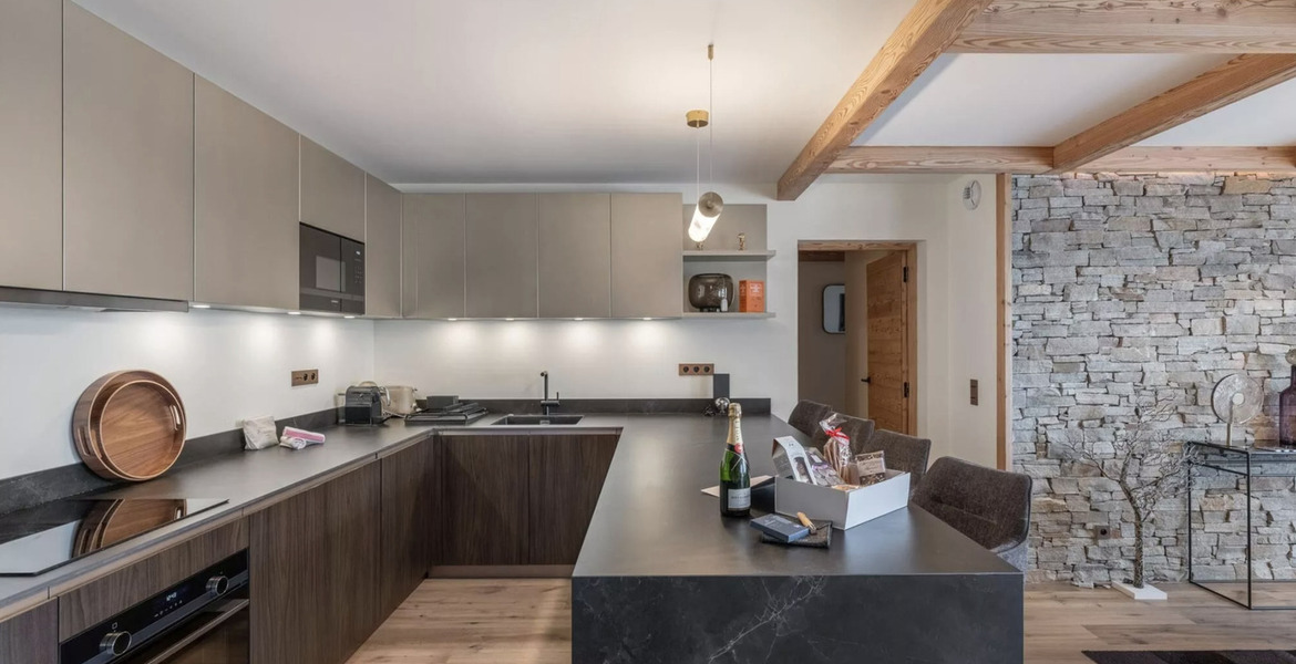 Апартаменты расположены на 2 этаже резиденции 