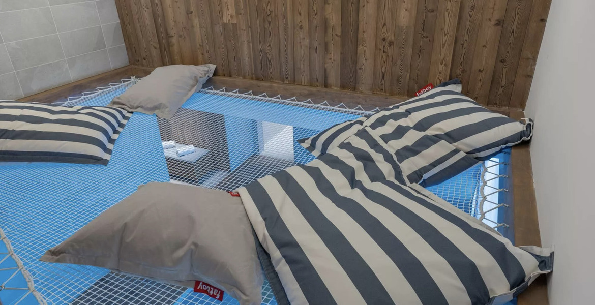 Апартаменты расположены на 2 этаже резиденции 