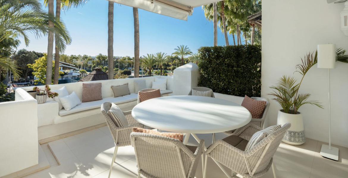 Пентхаус в Марина Пуэнте Романо