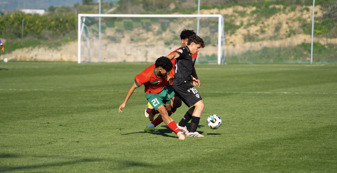 Instalaciones deportivas y formación futbolística