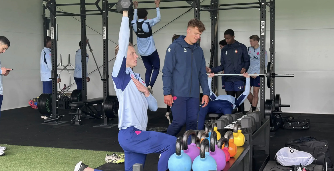 Instalaciones deportivas y formación futbolística